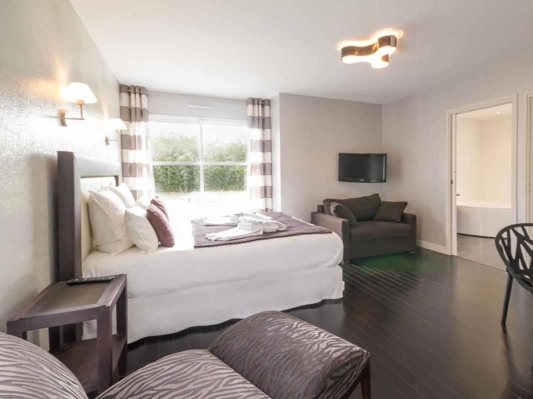 Au Pre Carre Hotel Plumergat Room photo