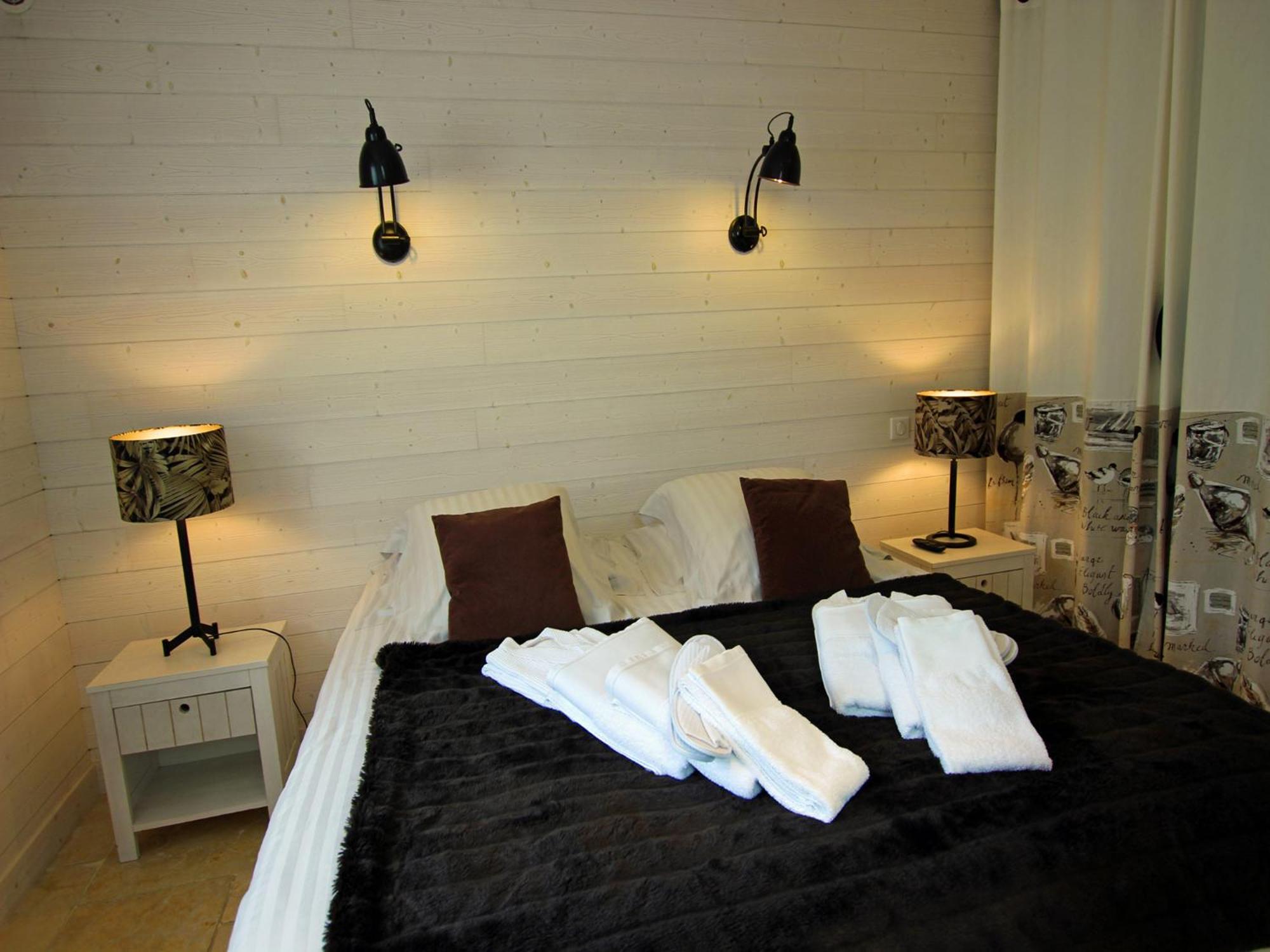 Au Pre Carre Hotel Plumergat Exterior photo